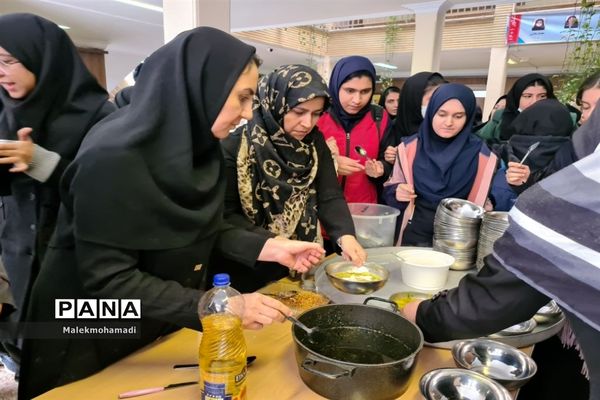 برگزاری مراسم شهادت حضرت فاطمه زهرا(س) در دبیرستان فرهنگ ۱۳