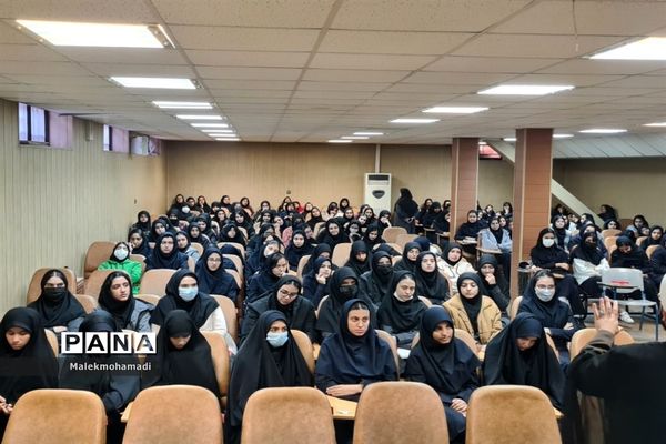 برگزاری مراسم شهادت حضرت فاطمه زهرا(س) در دبیرستان فرهنگ ۱۳