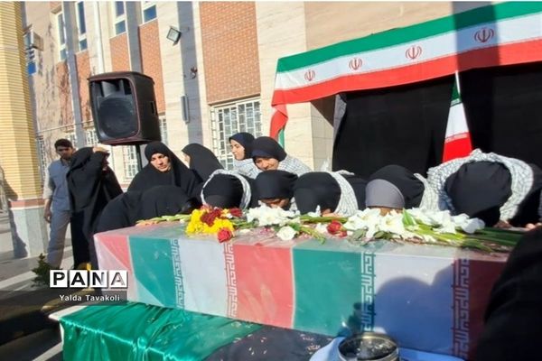 مراسم سوگواری به‌مناسبت شهادت حضرت زهرا سلام الله علیها و تشییع پیکر شهید گمنام در دبیرستان هوشیار