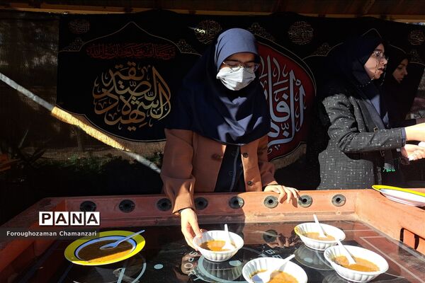 خادمی دانش‌آموزان در موکب فاطمی دبیرستان مهشید مصلی‌نژاد