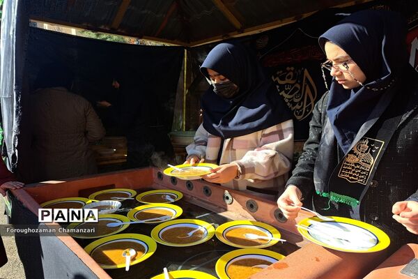 خادمی دانش‌آموزان در موکب فاطمی دبیرستان مهشید مصلی‌نژاد