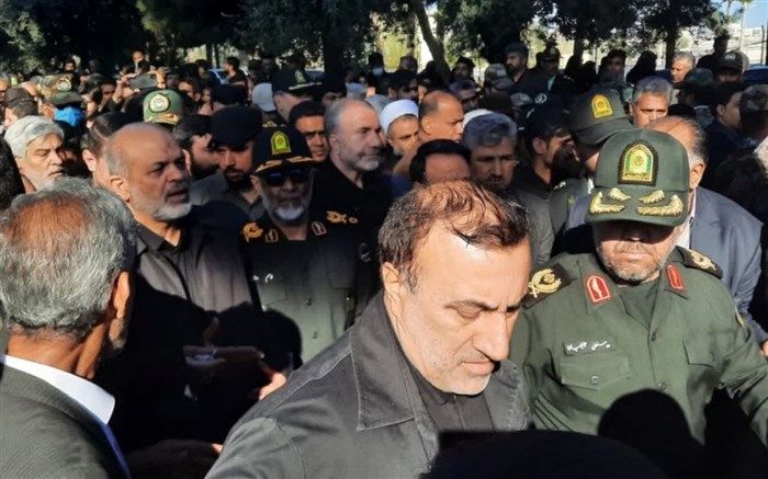 شهدا پرچم افتخار و عزت کشور و پیام‌رسان انقلاب به جهان هستند