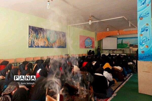 مراسم شهادت مادر دو عالم با رنگ و بوی پرچم قمر بنی هاشم(ع)
