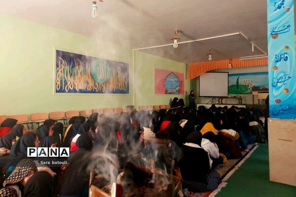 مراسم شهادت مادر دو عالم با رنگ و بوی پرچم قمر بنی هاشم(ع)