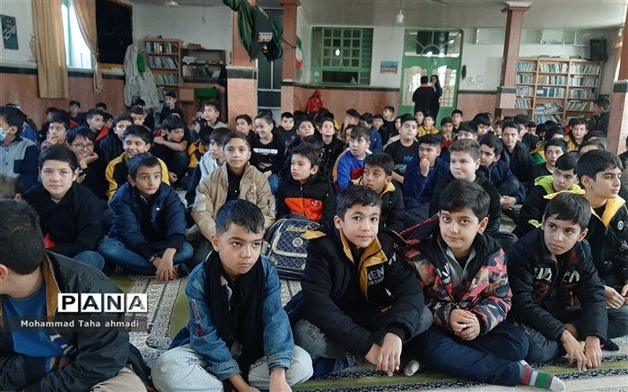 مراسم عزاداری حضرت فاطمه زهرا(س) توسط دهه نودی‌ها/فیلم