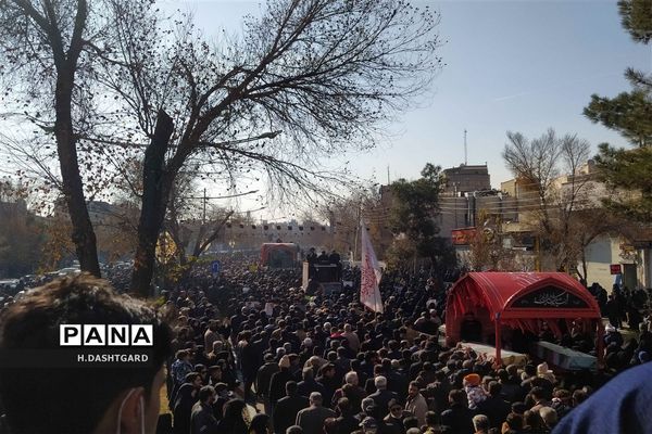تشییع پیکر شهیدان گمنام در اصفهان