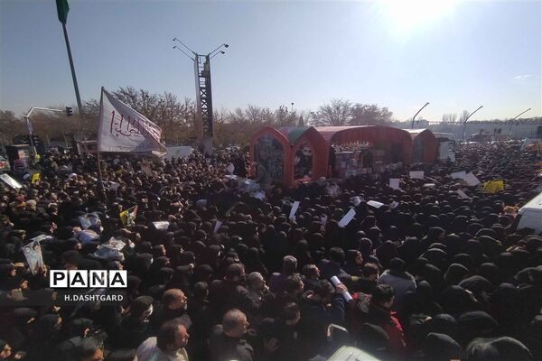 تشییع پیکر شهیدان گمنام در اصفهان