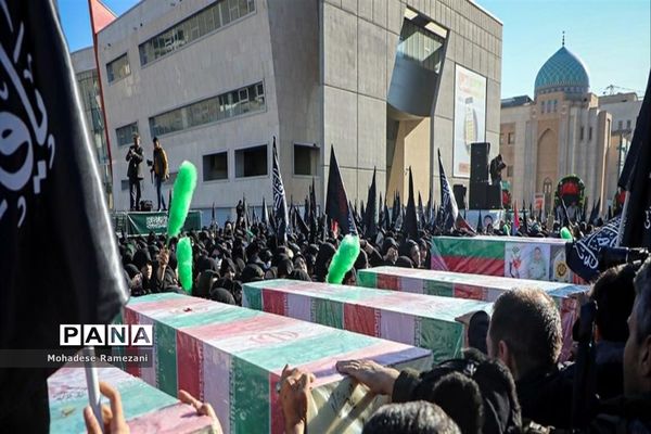 استقبال پرشور عاشقان فاطمی از کاروان شهدای گمنام