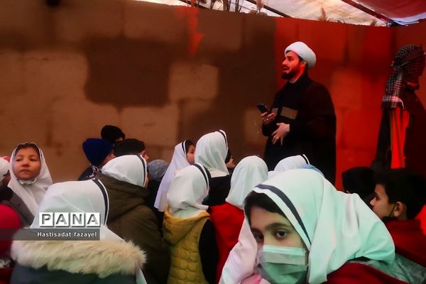 بازدید دانش‌آموزان دماوندی از نمایشگاه حدیث غربت دماوند