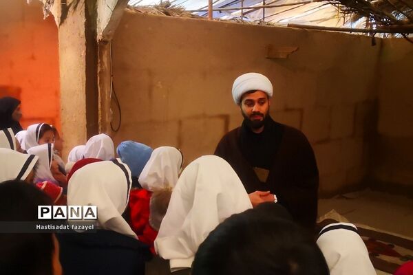بازدید دانش‌آموزان دماوندی از نمایشگاه حدیث غربت دماوند