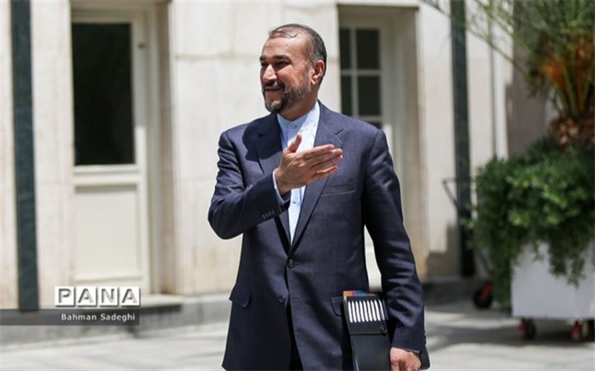 وزیر امور خارجه ایران عازم کویت شد