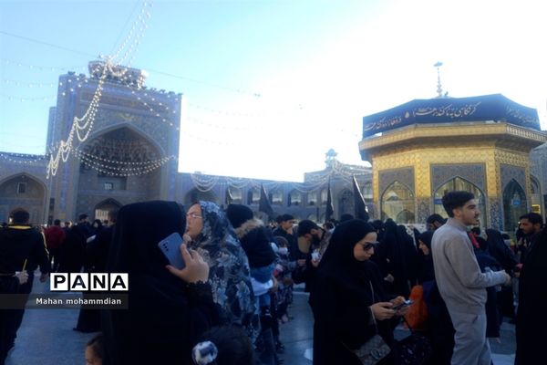 حال و هوای حرم امام رضا (ع) در روز شهادت حضرت زهرا (س)