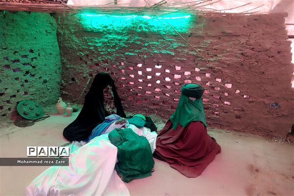 برپایی نمایشگاه یاس کبود به‌مناسبت شهادت حضرت زهرا (س)