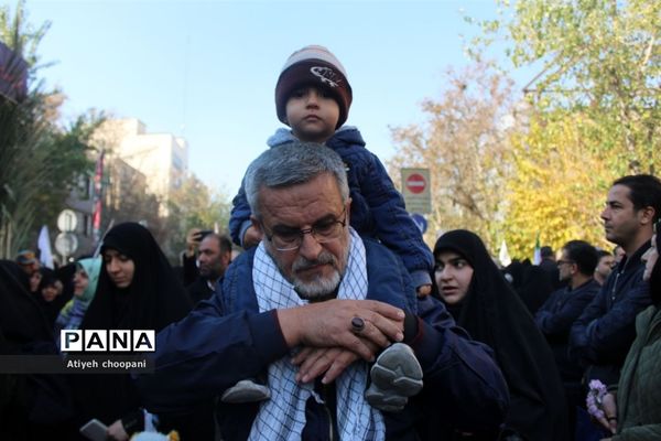 آیین تشییع پیکر مطهر ۱۱۰شهید والامقام گمنام دفاع مقدس در شهر تهران