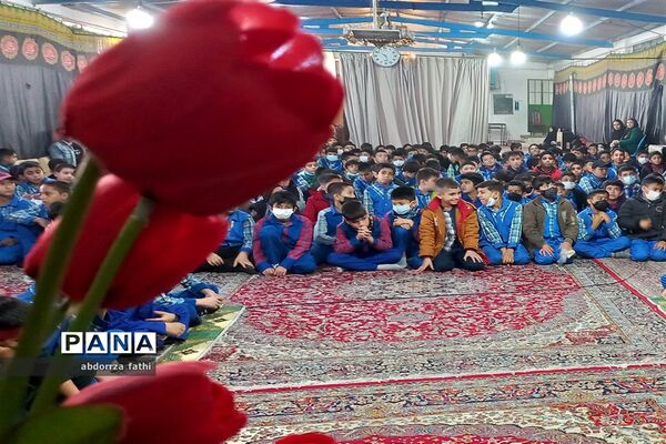 اجرای طرح لاله‌های روشن در مدارس شهرستان  دلیجان
