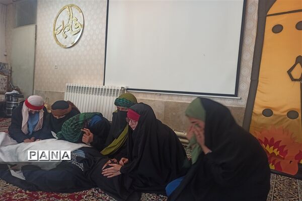 هنرنمایی دختران دبستانی در مشهد در سوگ زهرا سلام الله علیها با اجرای تاتر و سرود