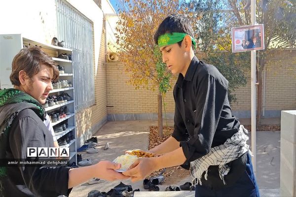 پای درس‌های فاطمیِ امام جمعه شهر