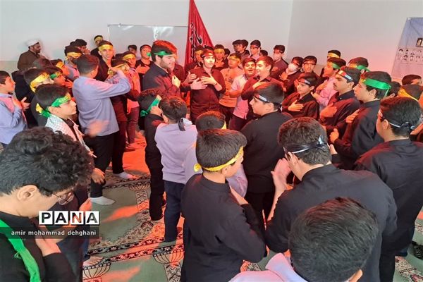 پای درس‌های فاطمیِ امام جمعه شهر