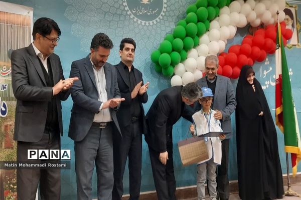 تجلیل از داوطلبان سلامت در شهرستان پیشوا