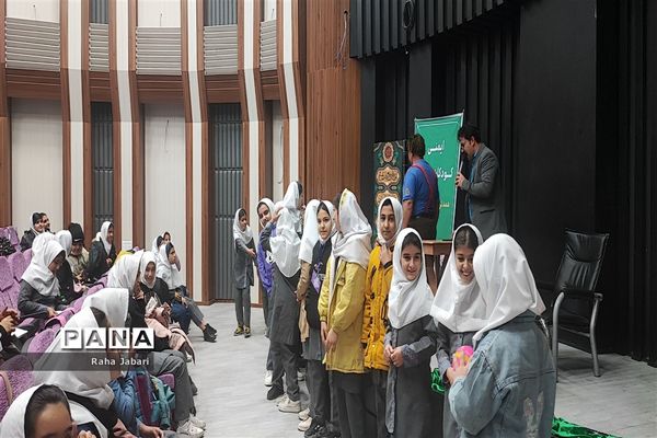 کارگاه آموزشی ایمنی کودکان سایبری در فرهنگسرای بعثت صفادشت