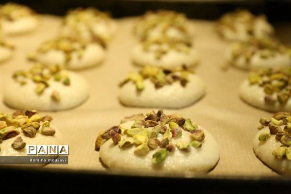 یک روز در کارگاه تهیه «قرابیه»