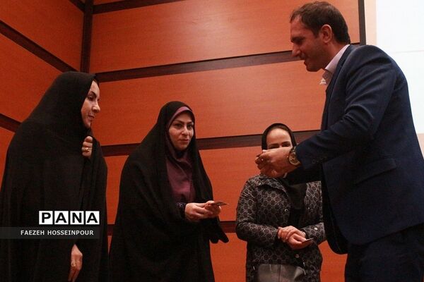 نشست هم‌اندیشی معاونان و مربیان پرورشی در بهارستان۲
