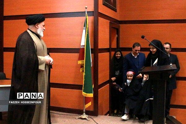 تجلیل از خانواده شهید امیر کمندی