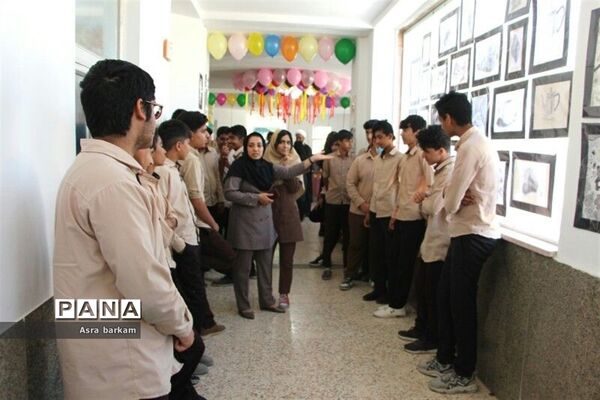 ترویج درس فرهنگ و هنر با برگزاری نمایشگاه