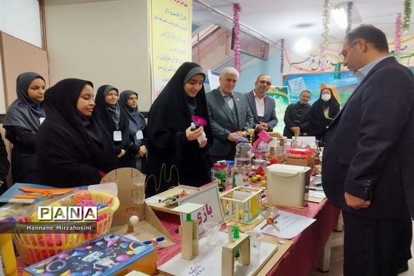 نمایشگاه آثار دست سازه دانش‌آموزان