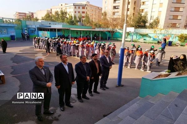 نمایشگاه آثار دست سازه دانش‌آموزان