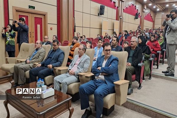 تقدیر از معلمان و دانش‌آموزان پژوهشگر شهرستان شهریار