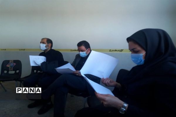 نمایشگاه دست‌ سازه‌های دانش‌آموزان در دبیرستان استعدادهای درخشان،فرزانگان شهر قدس