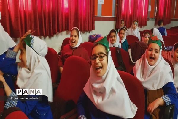 ویژه برنامه شب یلدا با حضور دانش‌آموزان در کانون فرهنگی تربیتی رضوان محمودآباد