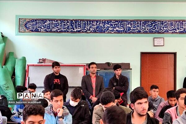 برگزاری کارگاه‌های تخصصی هفته پژوهش در دبیرستان ابن‌سینا رودهن
