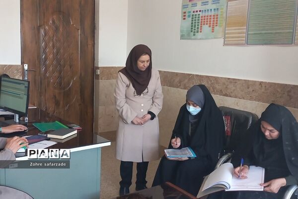 بازدید کارشناس فرهنگی و هنری و قرآن رودهن از روند فعالیت‌های پرورشی مدارس