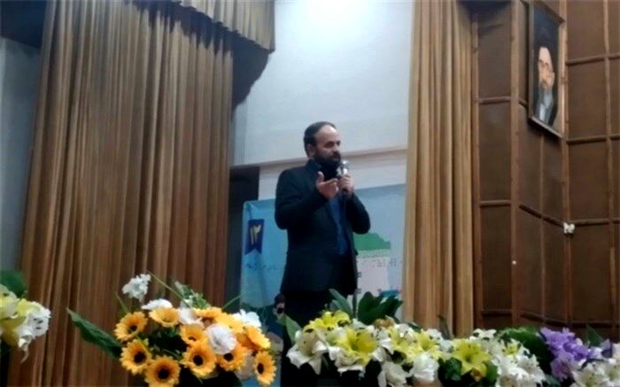 همیار مشاور بایستی رازدار و مسئولیت‌پذیر باشد