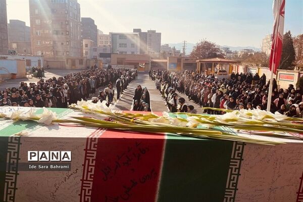 تشییع  پیکر مطهر شهید گمنام در دبیرستان‌های اشتهارد