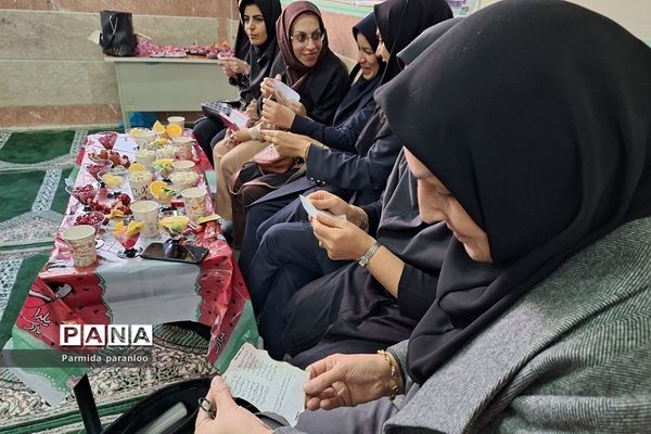 جشن یلدا در دبیرستان نشاط بهارستان‌دو