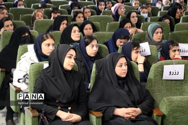 اختتامیه چهل و یکمین جشنواره فرهنگی هنری در آذربایجان غربی