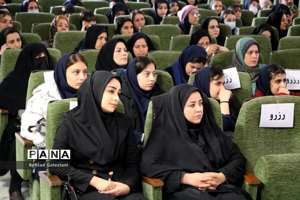 اختتامیه چهل و یکمین جشنواره فرهنگی هنری در آذربایجان غربی