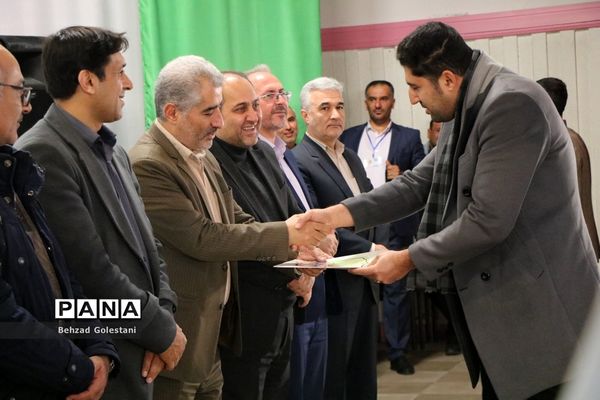 اختتامیه چهل و یکمین جشنواره فرهنگی هنری در آذربایجان غربی