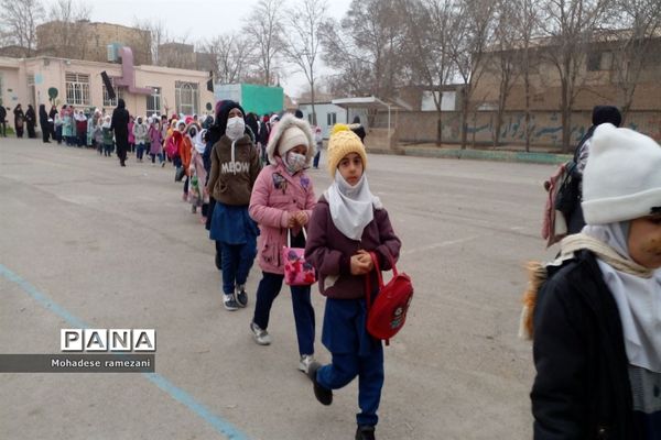 پویش یلدای مهربانی در مدارس حاشیه شهر