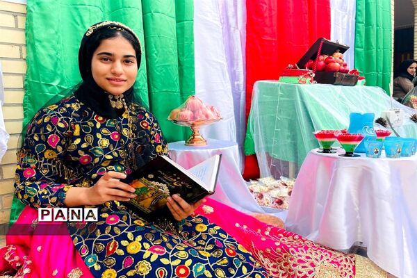 جشن یلدا در دبیرستان قاضی گله‌دار فارس