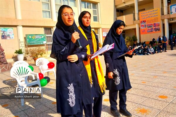 جشن شب یلدا برای دانش‌آموزان در ناحیه یک شیراز