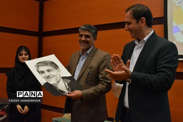 تجلیل از پژوهشگران ناحیه ۲ بهارستان