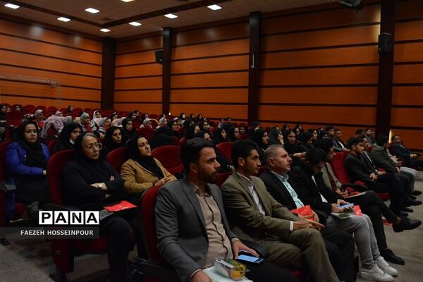 تجلیل از پژوهشگران ناحیه ۲ بهارستان