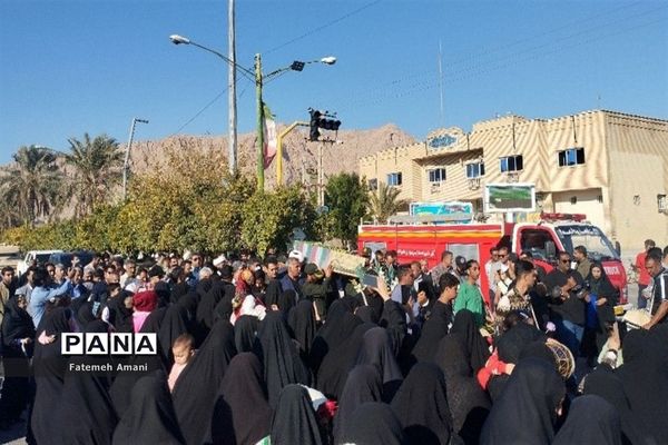 تشییع پیکر شهید گمنام در شهرستان حاجی‌آباد