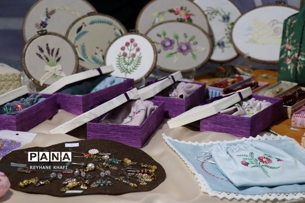 نمایشگاه توانمندسازی و کارآفرینی مردم پایه (تکام)