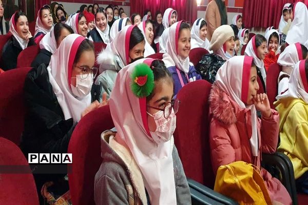 جشنواره یلدا با حضور دانش‌آموزان در کانون فرهنگی تربیتی رضوان محمودآباد