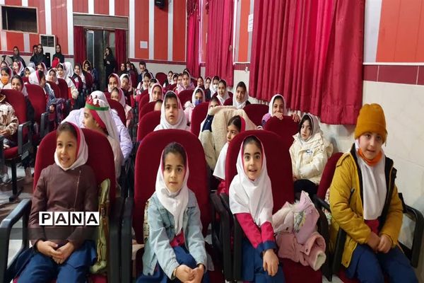 جشنواره یلدا با حضور دانش‌آموزان در کانون فرهنگی تربیتی رضوان محمودآباد